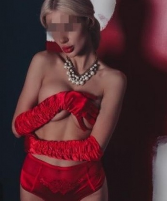 Обворожительная брюнетка со страстными губами и нежными руками ждет тебя для встречи наедине. Подарю тебе незабываемые мгновения удовольствия. 13781, 20 лет